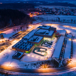 2018-03-03 aerofotografia basen europa lidzbark lotnicze luminacja mazurskie mazury noc oswietlenie plywalnia poland rekreacja termy warmia warminski warminskie warminsko wieczor woj. warm-maz wojciech wojcik www.fotowojcik.pl z lotu ptaka zima  201803039